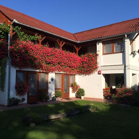 Ida Rooms Lajosmizse Dış mekan fotoğraf
