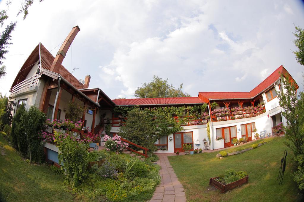 Ida Rooms Lajosmizse Dış mekan fotoğraf
